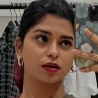 Акшара К Ренджан Голая