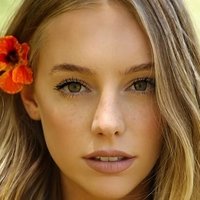 Али Миллер Голая