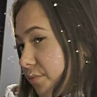 Эмилу Голая