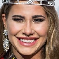Анахита Ребайн Голая