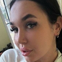 Анна Анаттиен Голая