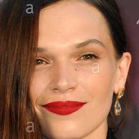 Анна Брюстер Голая