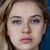 Анна Херрманн Голая