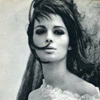 Астрид Хеерен Голая