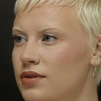 Бэби Лив Голая