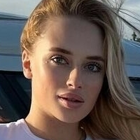 Блондинка Ангелина Голая