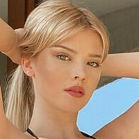 Селин Мелина Голая