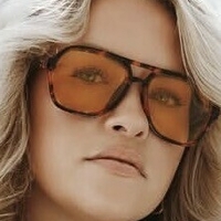 Клаудиакаллиел Голая