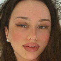Клаудс Голая