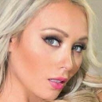 Даниэлла Чаве Голая