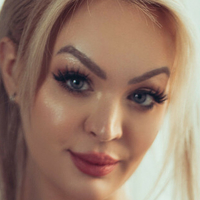 Даниэлледе Никола Голая