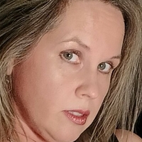 Элизабет Файнеппл Голая