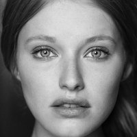 Элла-Джун Хенрар Голая