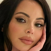 Эмелина Адамс Голая