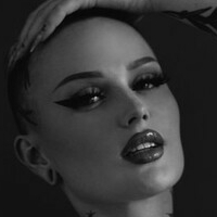 Эмили Боринг Голая