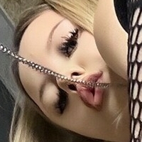 эмили_хикс Голая