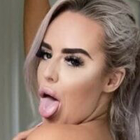 Эмили Джеймс Уорд Голая