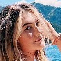 Женевьева Хоуз Голая