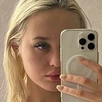 Голд Юли Голая