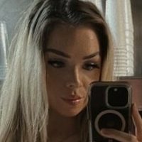 Ханна Хаугенн Голая
