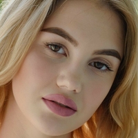 Ханна Линн Голая