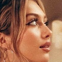 Элоиза Хутарт Голая