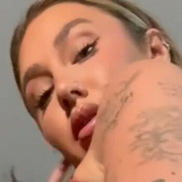 Холли Броугам Голая