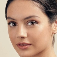 Инди Льюис Голая