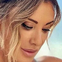 Итальянский ИИ нюдс Голая
