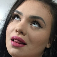 Яна Дженнер Голая