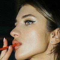 камиллатасти Голая