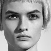 Лара Маллен Голая