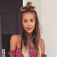 Лаура Эми Голая