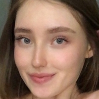 Лили здесь Голая