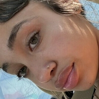 llupee.e Голая