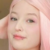 Ловеллиели Голая