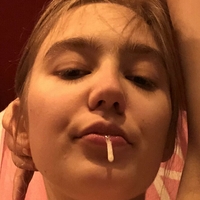 Люси на лошади Голая