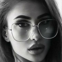 Лукреция Де Леллис Голая