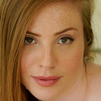 Луиза Томазио Голая