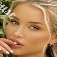 Микайла Демаите Голая