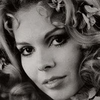 Нелида Лобато Голая