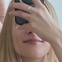 Петителилли Голая