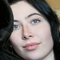 Куин Джи Голая