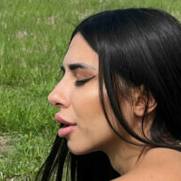 Сара Сфамури Голая