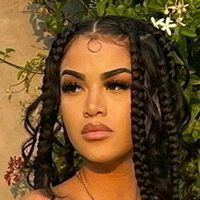 Шейзмикаэла Голая