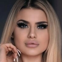 Скайла Голден Голая
