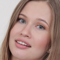 Стелла Кардо Голая
