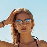 Санни Эмили Голая