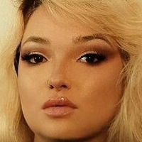 Зэт_Бизи Голая