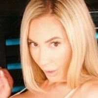 thelauraskyeofficial Голая